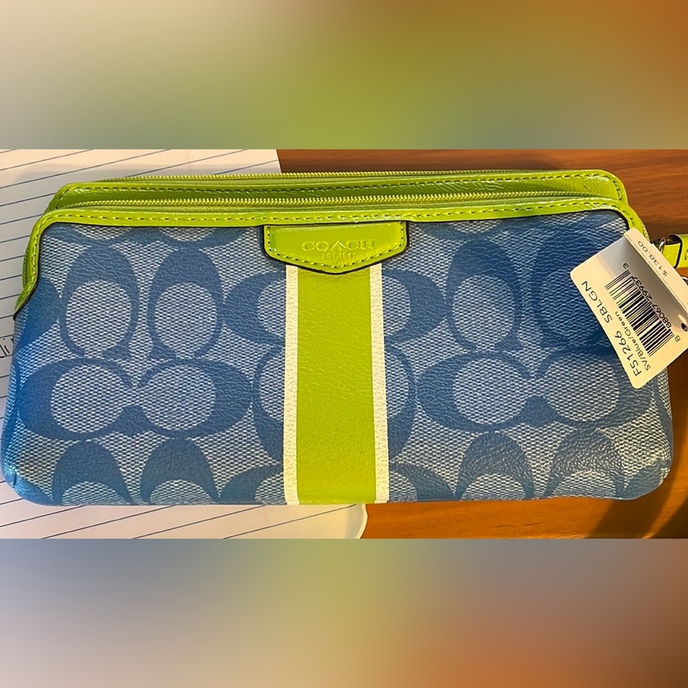 Brand New Coach Wallet/Wristlet